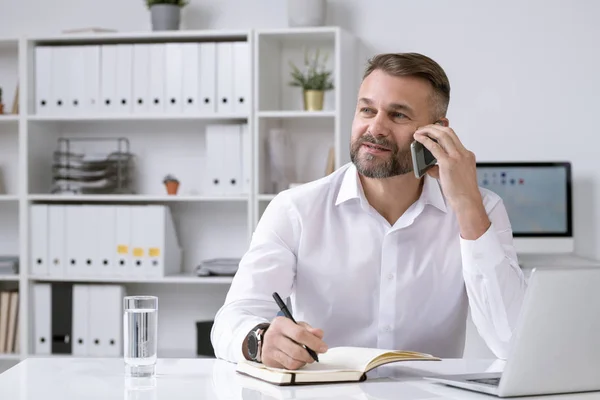 Bearded Säker Chef För Företag Ringa Klient Eller Partner Samtidigt — Stockfoto