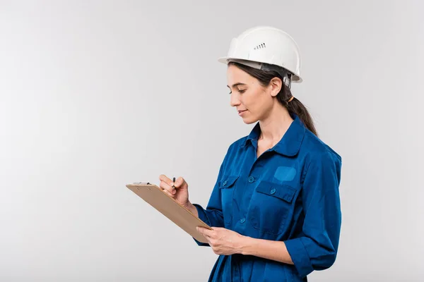 Jonge Succesvolle Vrouwelijke Ingenieur Blauwe Werkkleding Veiligheidshelm Het Maken Van — Stockfoto