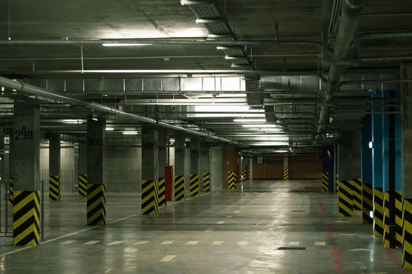 Perspective View Interior Empty Parking Area Rows Columns Marks Cars — Stock Photo, Image