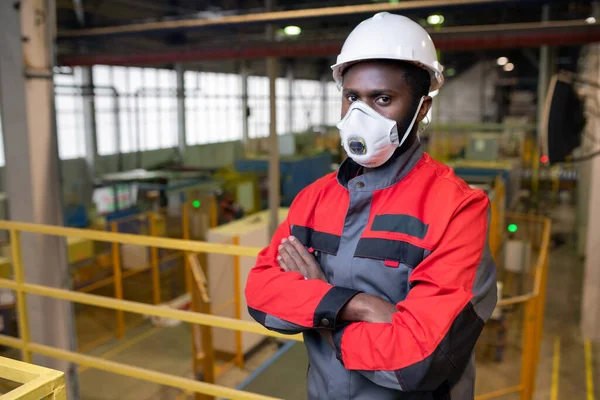 Portrait Confident Young African Man Respirator Hardhat Working Toxic Industry — стокове фото