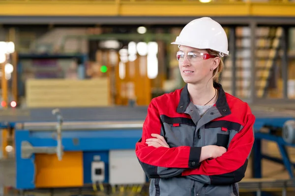 Horizontal Medium Portrait Attractive Caucasian Female Factory Engineer Standing Arms — стокове фото