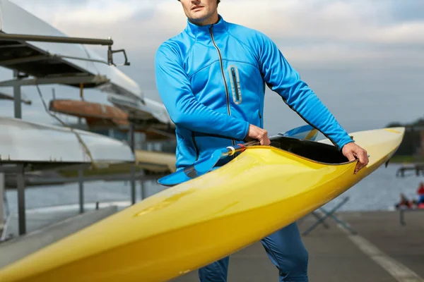 Male Athlete Swimming Sportswear Carrying Yellow Kayak Paddle Outdoors Training — Stock Photo, Image