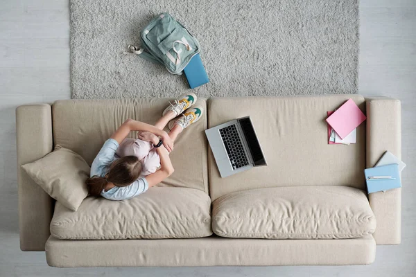 View Depressed Schoolgirl Sitting Sofa Laptop Books Living Room Covering — Stock Photo, Image