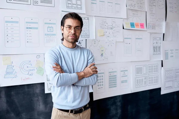 Portret Van Een Zelfverzekerde Man Van Middelbare Leeftijd Met Stoppels — Stockfoto