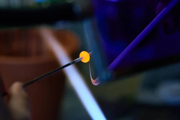 Glass Stick Werkstück Von Lampenbearbeitungsmeister Prozess Des Brennens Und Schmelzens — Stockfoto