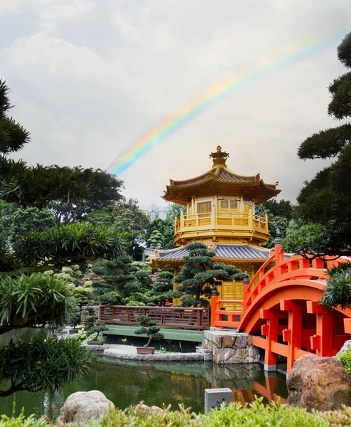 Pagode dorée au jardin de Nan Lian — Photo
