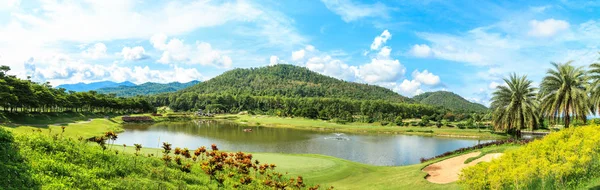 Golfplatz-Landschaft-Panorama — Stockfoto