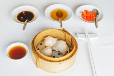 Buğulanmış karides har gow hamur tatlısı
