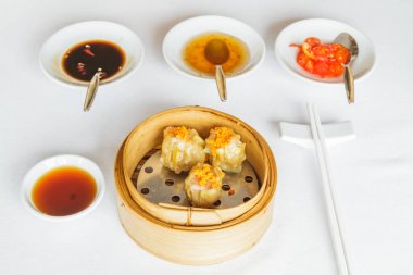 Buğulanmış domuz eti hamur tatlısı