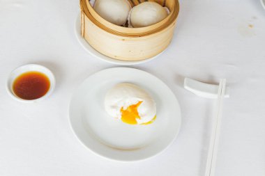 Buğulanmış lav topuz