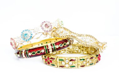 Altın bilezik takı