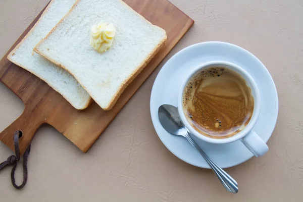 Kaffee und Toast — Stockfoto