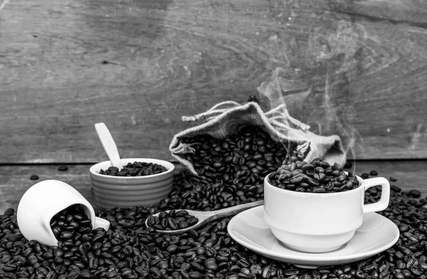 Galen i kärlek med kaffe — Stockfoto