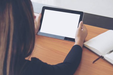 Genç serbest çalışma iş Tablet.