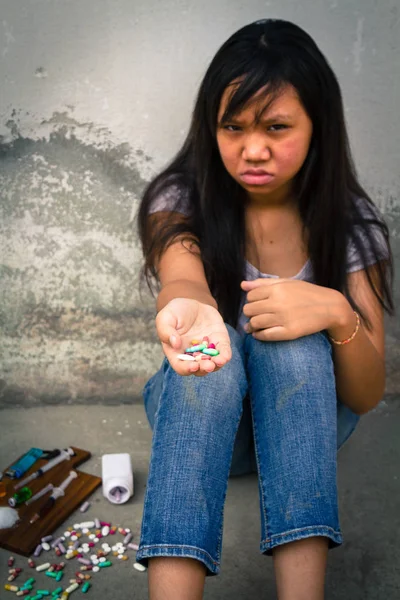 Ergenlik döneminde uyuşturucu bağımlılığı