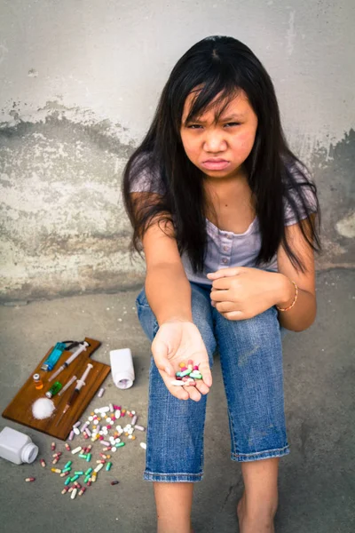 Ergenlik döneminde uyuşturucu bağımlılığı