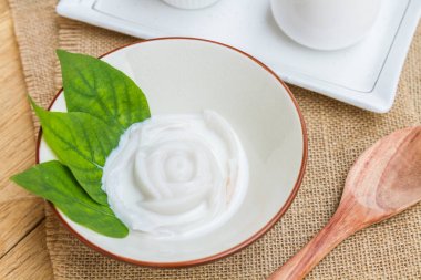 Hindistan cevizi jöle ve Hindistan cevizi sütü