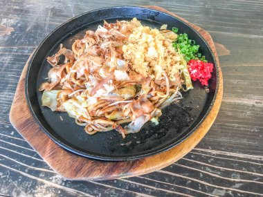 Yakisoba domuz eti ile
