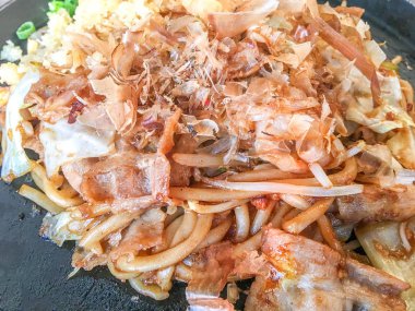 Yakisoba domuz eti ile