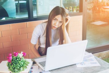 Duygu Yüzündeki sinirli