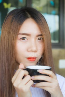 Yüzünde gülümseme