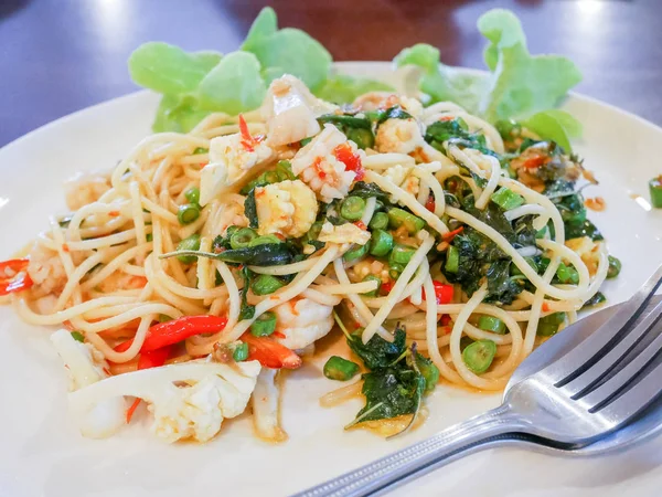 Спагетти морепродукты пряные — стоковое фото