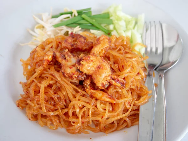 Rör stekt ris nudel med krabbkött — Stockfoto