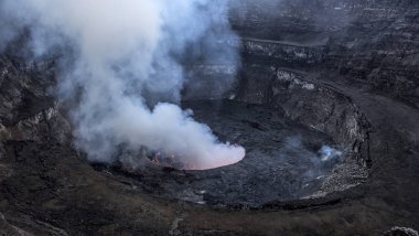 Erüpsiyonu nyiragongo yanardağ krater