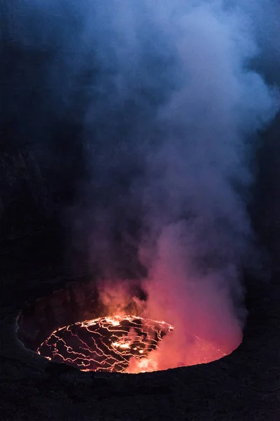 Crater of nyiragongo volcano in eruption — Stock Photo, Image