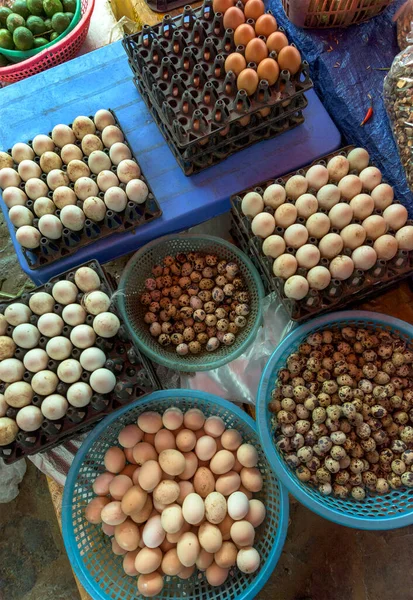 Top View Assortment Loose Eggs Market Short Circuit Production — Stock Photo, Image