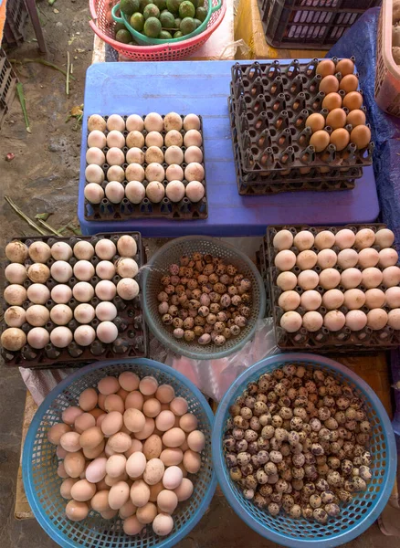Top View Assortment Loose Eggs Market Short Circuit Production — Stock Photo, Image