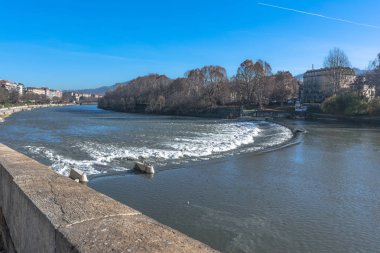 Po Nehri, Torino, İtalya