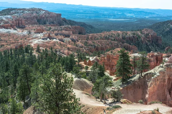 Sendero en el Parque Nacional Bryce Canyon, Utah — Foto de Stock