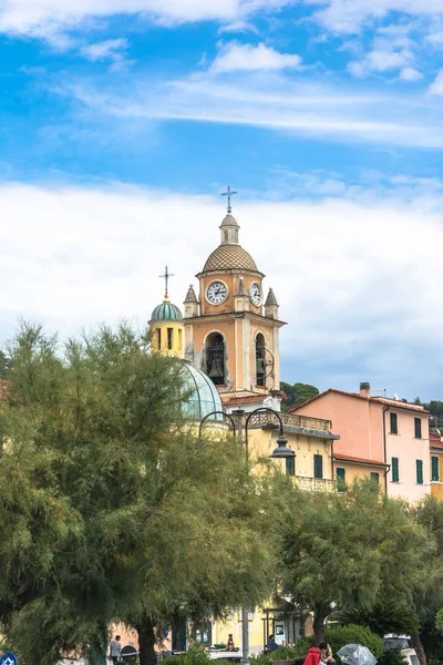 Église San Terenzo, Ligurie, Italie — Photo