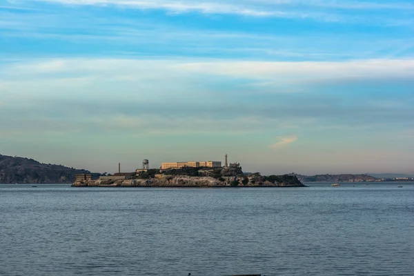 Alcatraz Adası'nda günbatımı, San Francisco, California — Stok fotoğraf