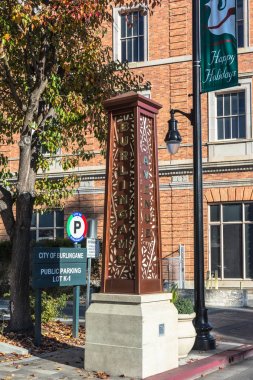 Burlingame, California, ABD - 10 Aralık 2017: Burlingame Main Street giriş görünümünü
