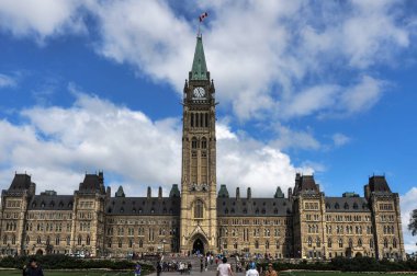 Ottawa, Ontario, Kanada - 3 Ağustos 2013: Parlamento binaları görünümünü