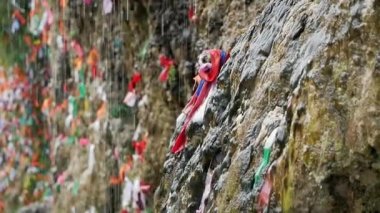 Nerede geleneklerden şeritleri için şans insanlar kravat bir yer