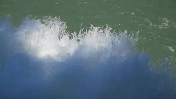 Потужний Водний Фонтан Розлитий — стокове відео
