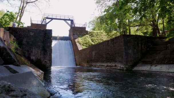 Old Dam Spillway River Flow Water Falls — Stock Video