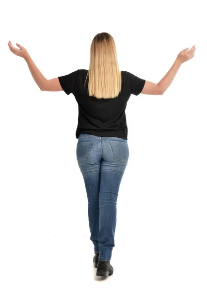 Ganzkörperporträt Eines Blonden Mädchens Schlichtem Schwarzem Hemd Und Jeans Stehpositionen — Stockfoto