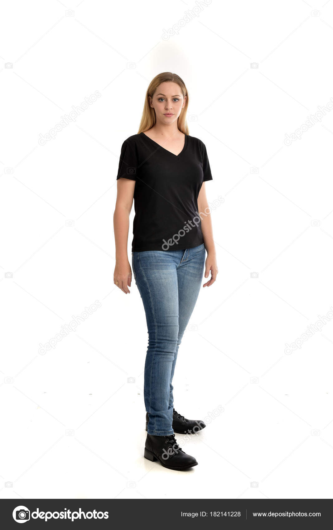 Full Length Portrait Blonde Girl Wearing Basic Black Shirt Jeans — Stock  Photo © faestock #182141228