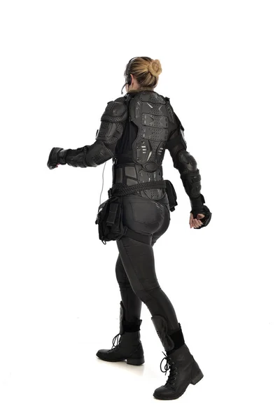 Full Length Portrait Female Soldier Wearing Black Tactical Armour Facing — Stock Photo, Image