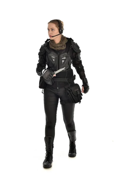 Full Length Portrait Female Soldier Wearing Black Tactical Armour Holding — Stock Photo, Image