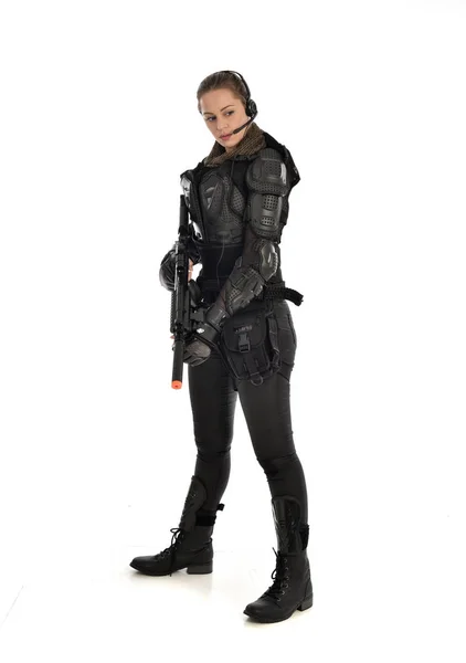 Full Length Portrait Female Soldier Wearing Black Tactical Armour Holding — Stock Photo, Image