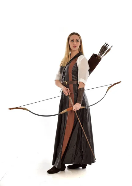 Full Length Portrait Woman Wearing Brown Medieval Fantasy Outfit Bow — Stock Photo, Image