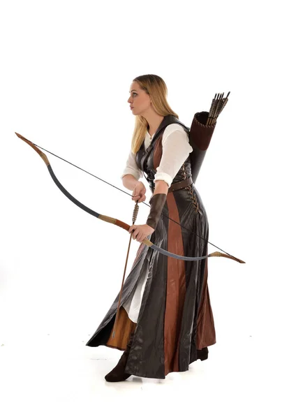 Full Length Portrait Woman Wearing Brown Medieval Fantasy Outfit Bow — Stock Photo, Image