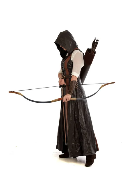 Full Length Portrait Woman Wearing Brown Medieval Fantasy Outfit Bow — Stock Photo, Image