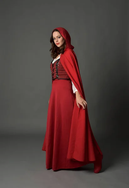 Full Length Portrait Brunette Lady Wearing Red Fantasy Costume Cloak — Stock Photo, Image