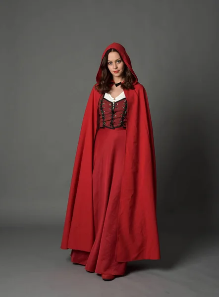 Full Length Portrait Brunette Lady Wearing Red Fantasy Costume Cloak — Stock Photo, Image